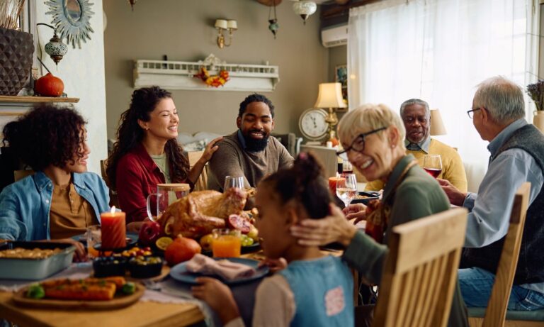 How to Plan a Bougie Thanksgiving Dinner on a Budget How to Plan a Bougie Thanksgiving Dinner on a Budget